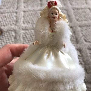 1997 Happy Holidays Barbie Ornament